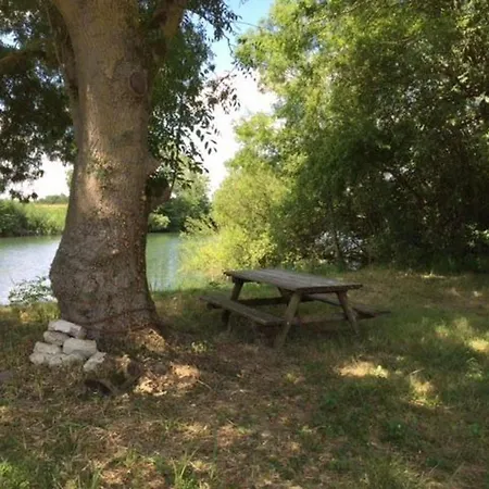 Tatil Evi Charmante Maison En Pierre Avec Cour Privee, Equipements Bebe, Velos, Proche De La Charente - Fr-1-653-91 *