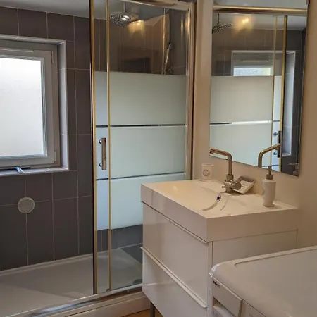 Charmante Maison En Pierre Avec Jardin Clos, Animaux Acceptes - Fr-1-653-91