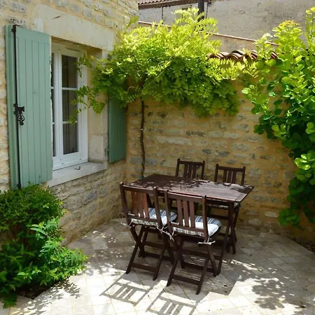 Charmante Maison En Pierre Avec Jardin Clos, Animaux Acceptes - Fr-1-653-91 Landhuis *