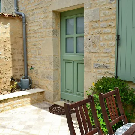 Charmante Maison En Pierre Avec Jardin Clos, Animaux Acceptes - Fr-1-653-91 Coulonges (Charente)