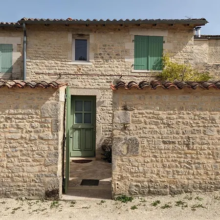 Tatil Evi Charmante Maison En Pierre Avec Cour Privee, Equipements Bebe, Velos, Proche De La Charente - Fr-1-653-91
